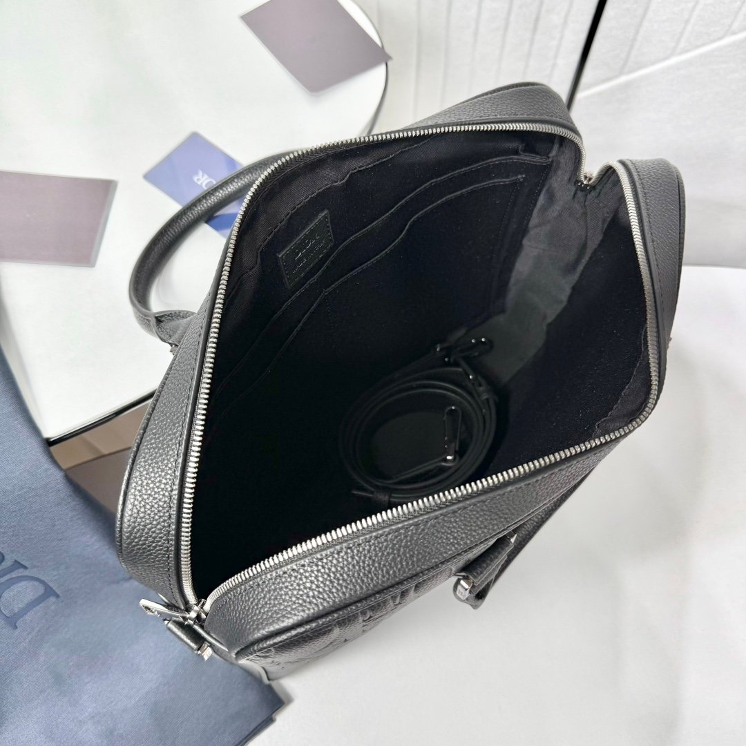 Dior Briefcase Dior Oblique embossée – Noir