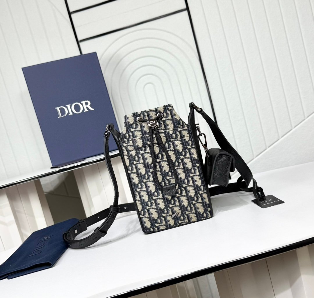Dior Drawstring Bag Oblique – Noir et gris