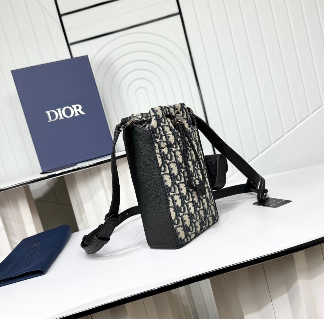 Dior Drawstring Bag Oblique – Noir et gris