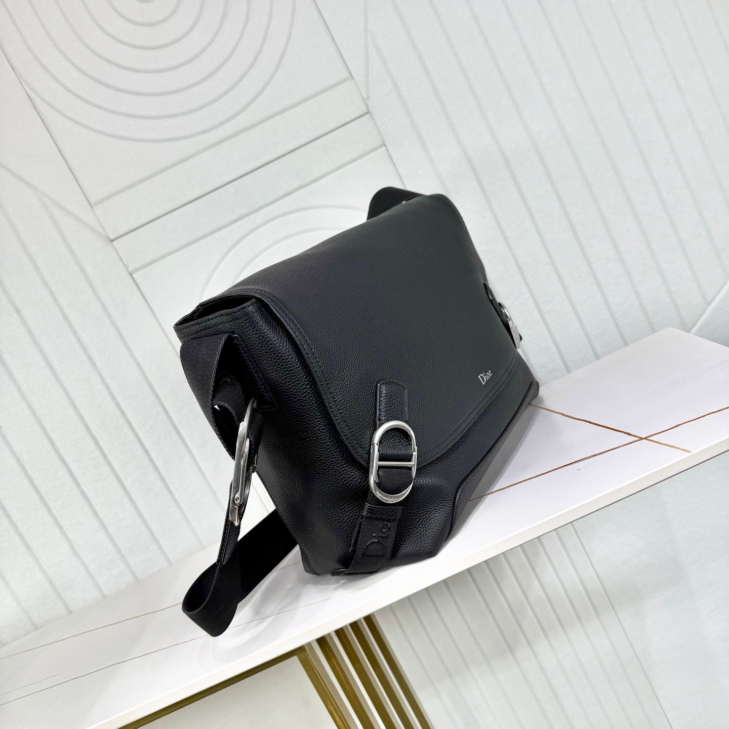 Dior Messenger CD Buckle – Noir
