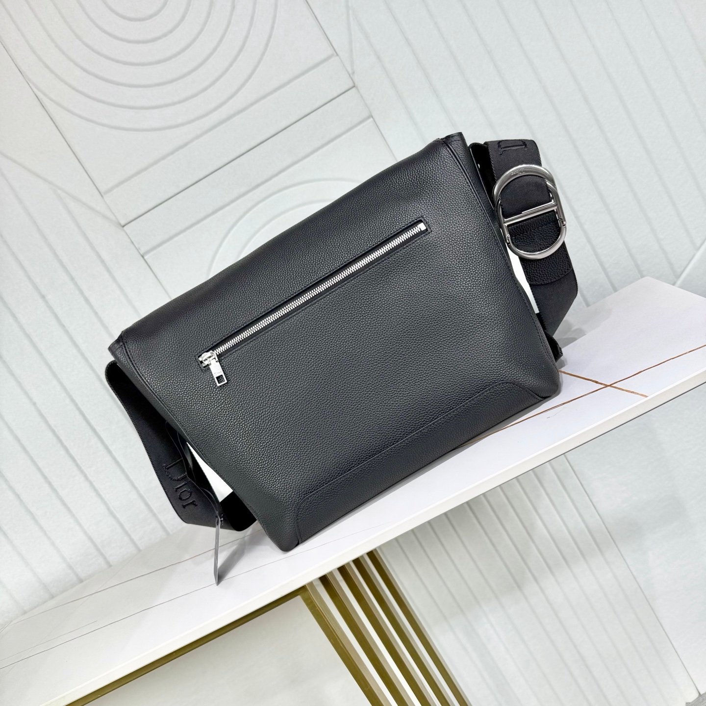 Dior Messenger CD Buckle – Noir