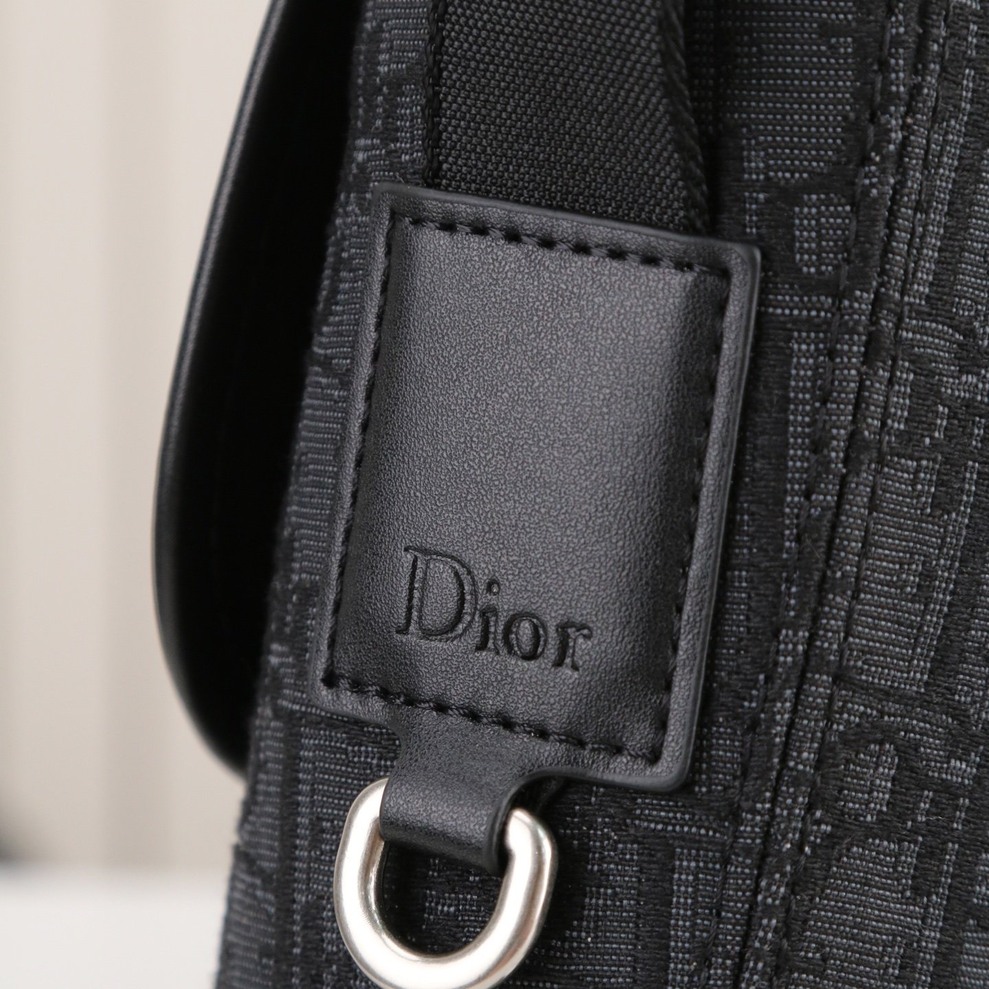 Dior Messenger compact – Noir