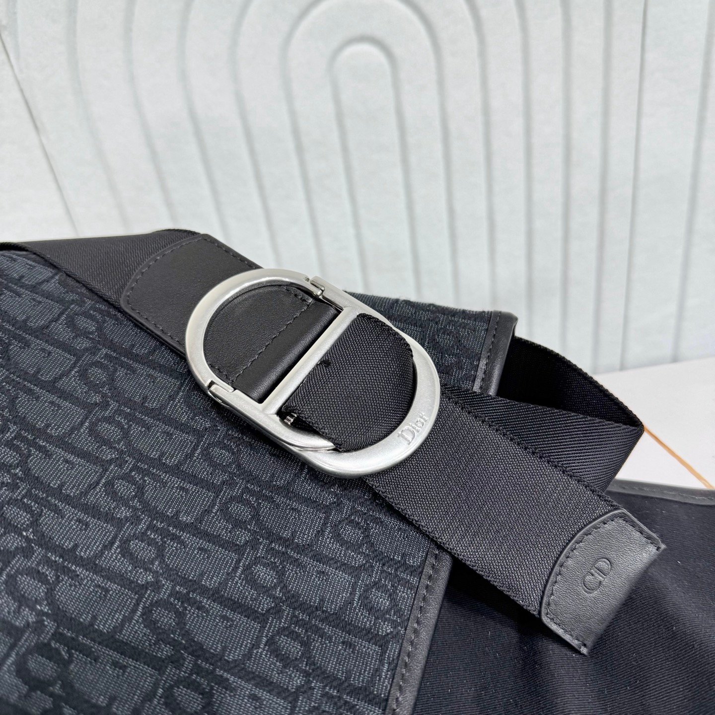Dior Messenger Oblique compact – Noir