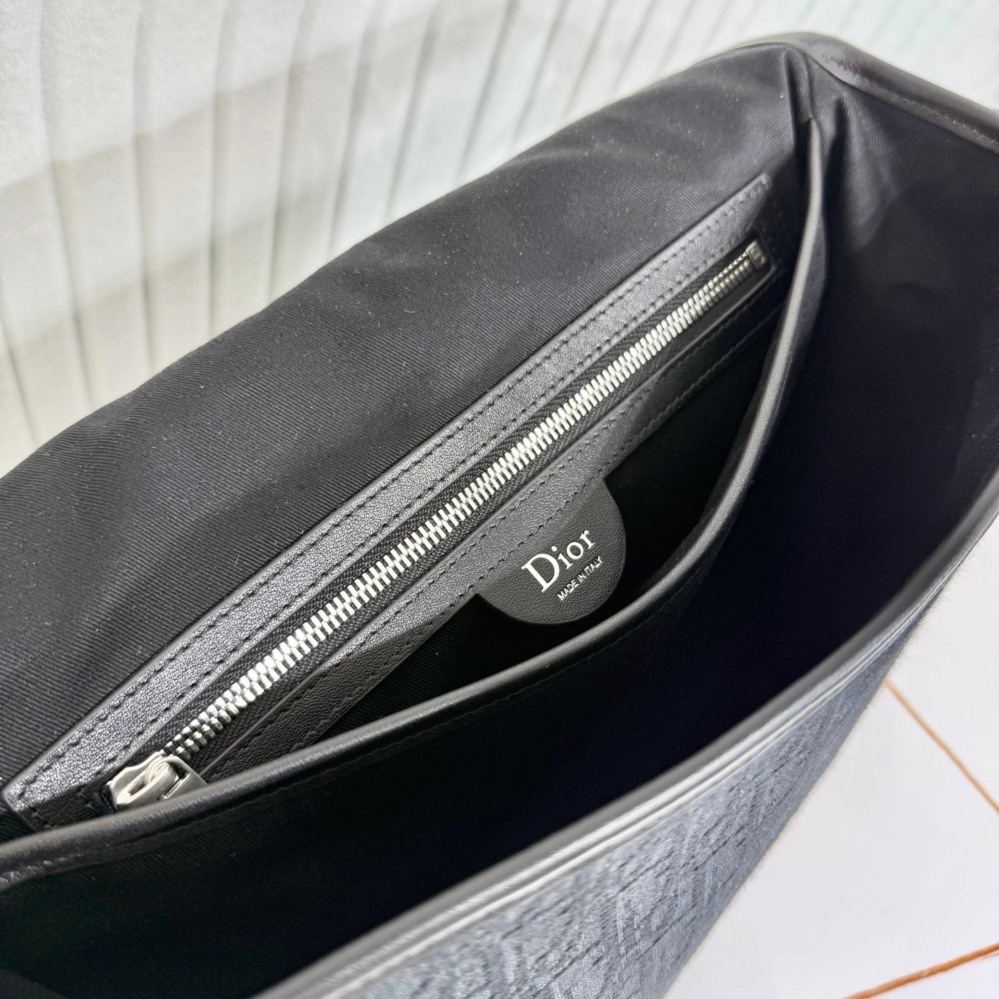Dior Messenger Oblique compact – Noir