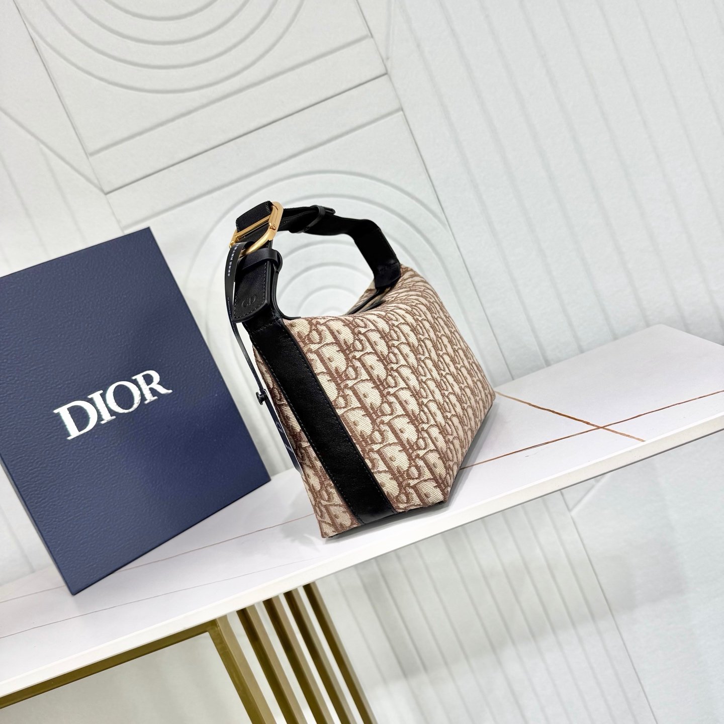 Dior Multi-Pocket Crossbody Oblique – Marron