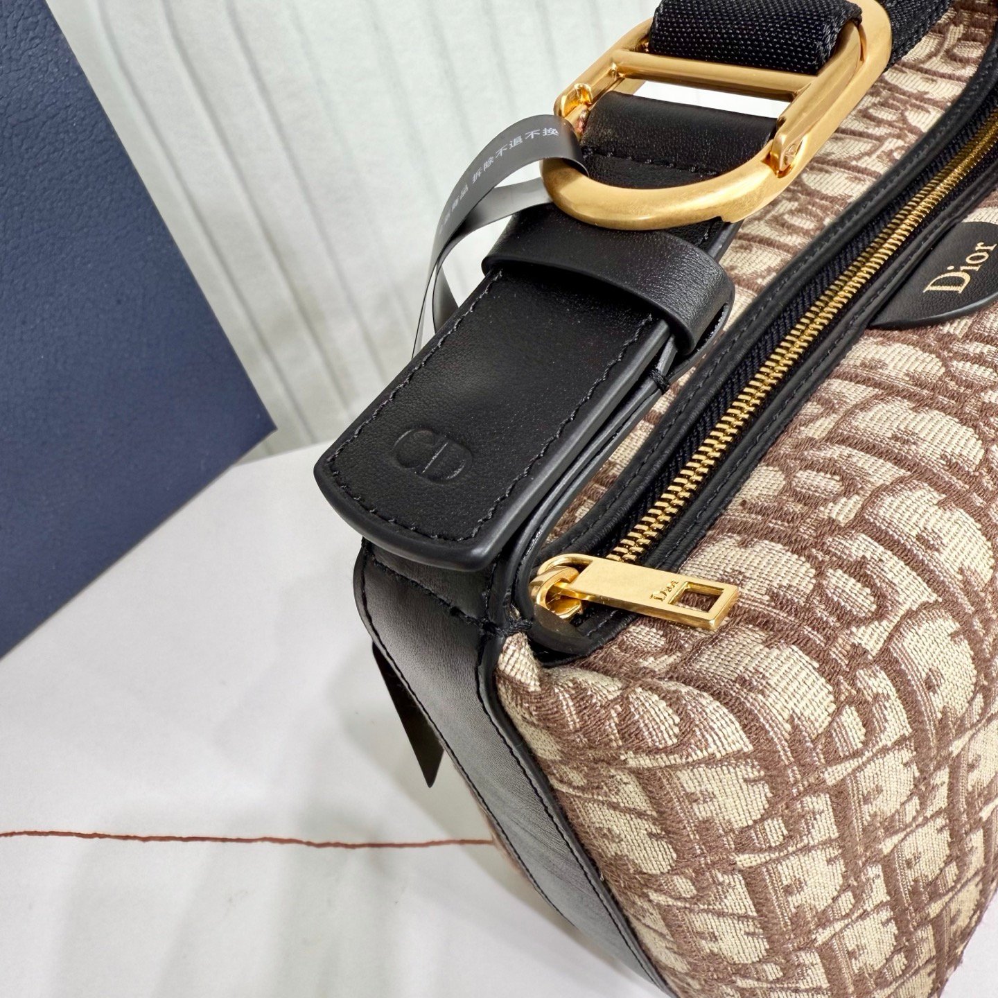 Dior Multi-Pocket Crossbody Oblique – Marron