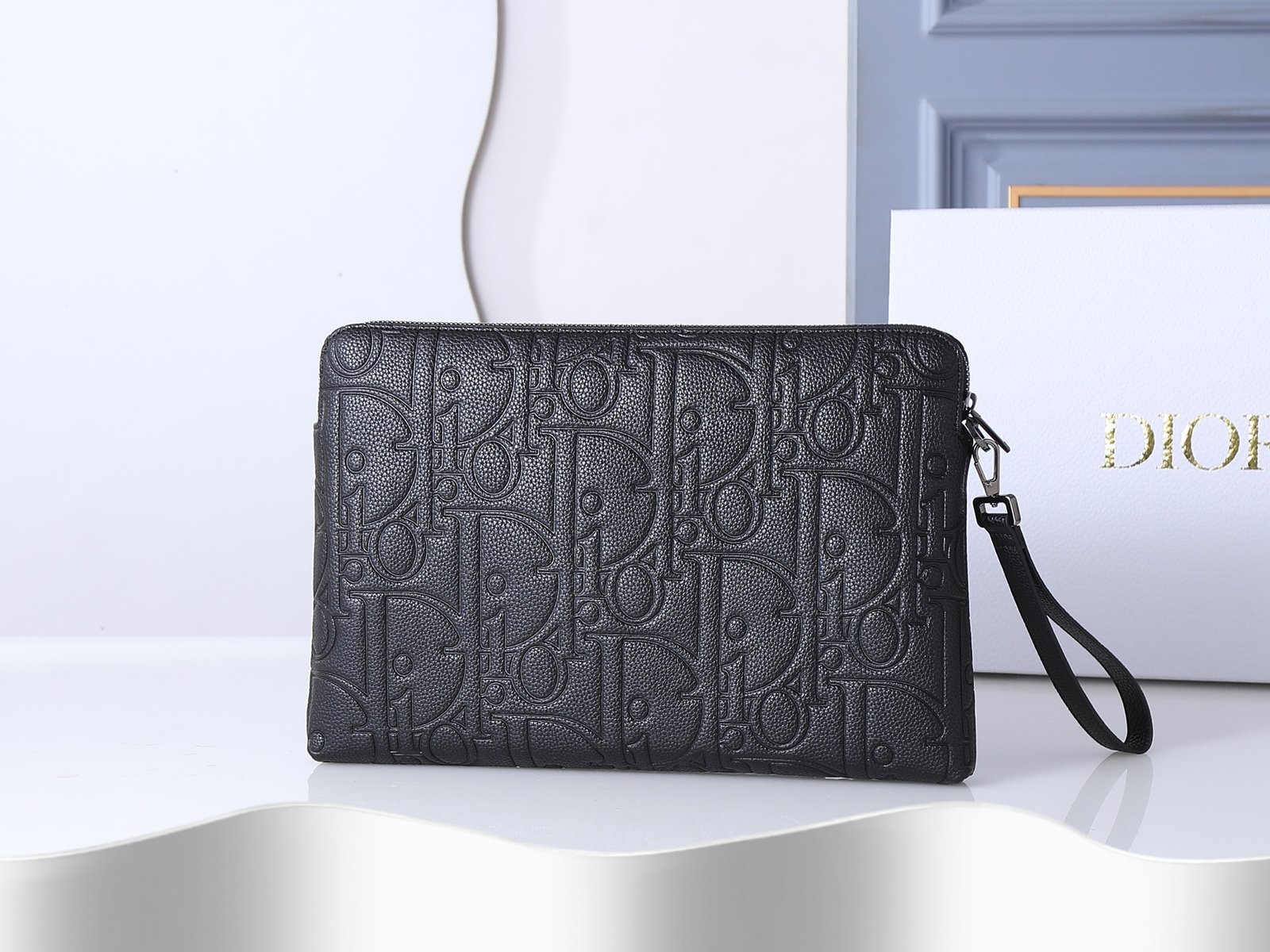 Dior Pochette Dior Oblique embossée – Noir