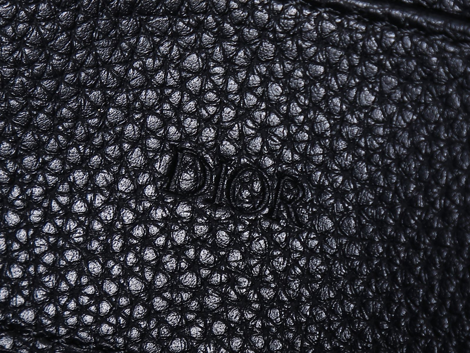 Dior Pochette Dior Oblique embossée – Noir