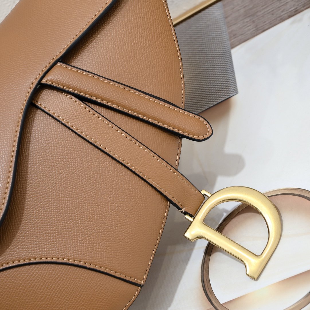 Dior Saddle cuir – Camel
