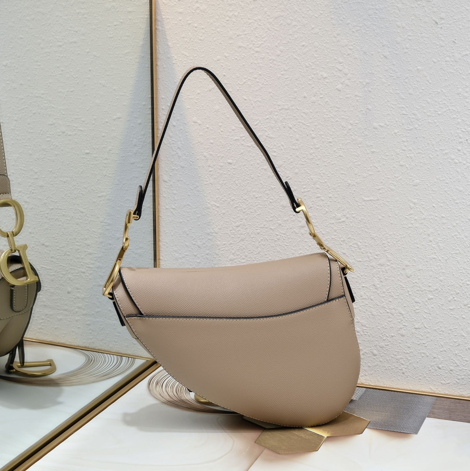 Dior Saddle cuir – Taupe