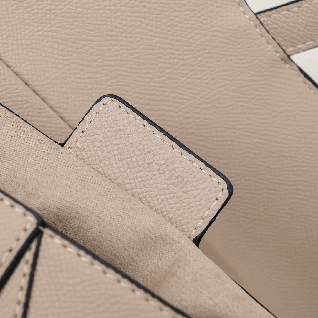 Dior Saddle cuir – Taupe