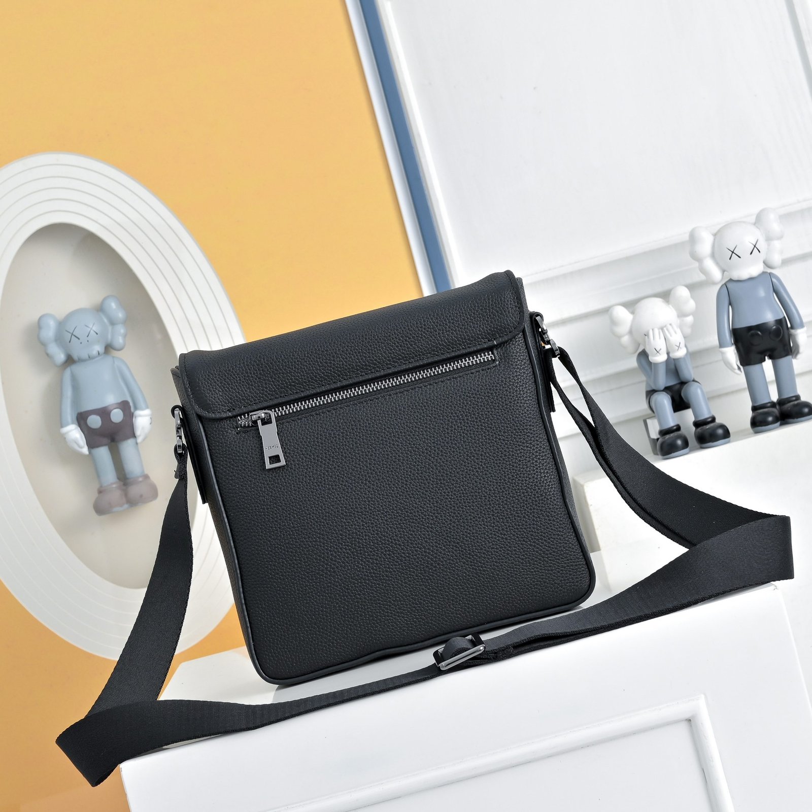 Hermès Messenger H embossé – Noir