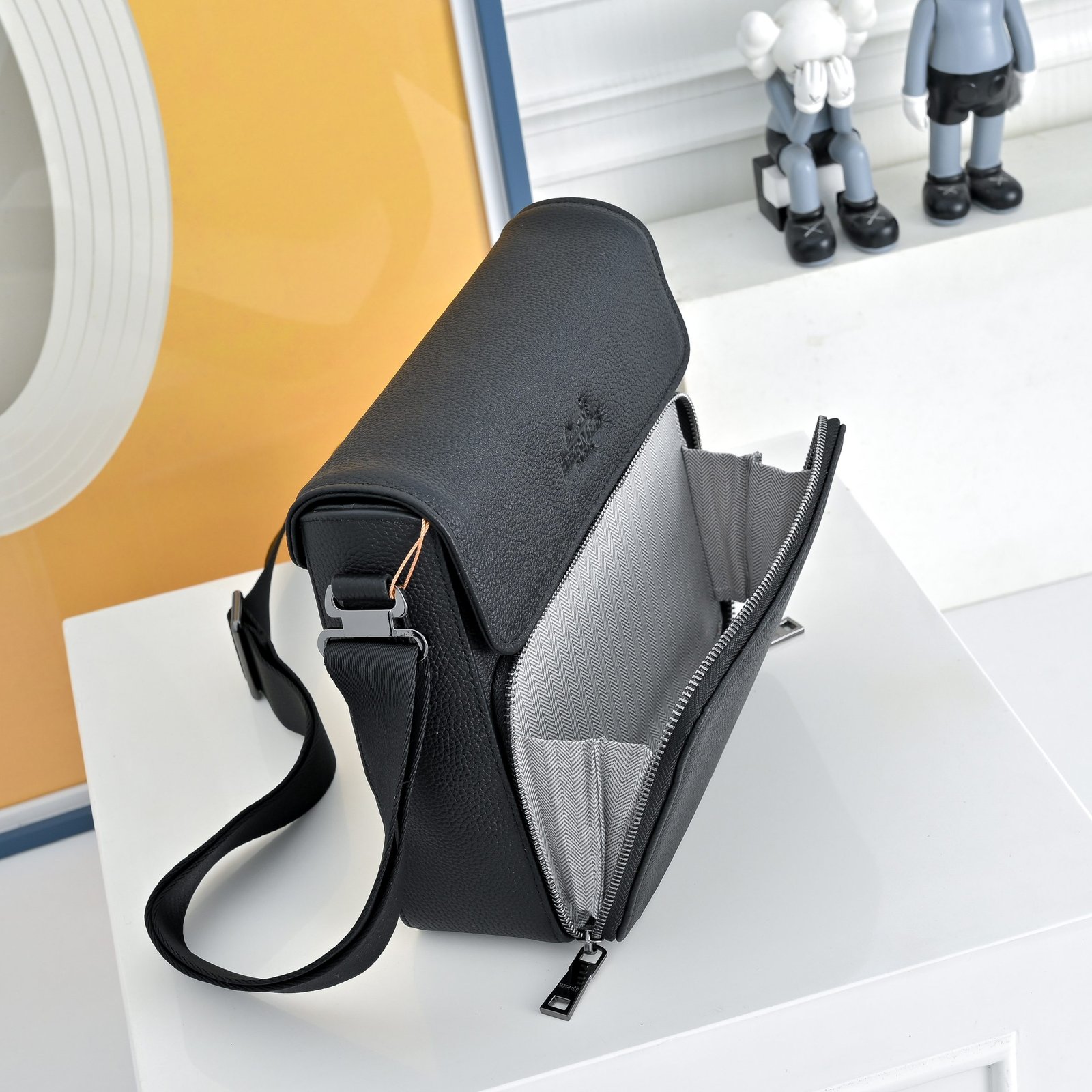 Hermès Messenger H embossé – Noir