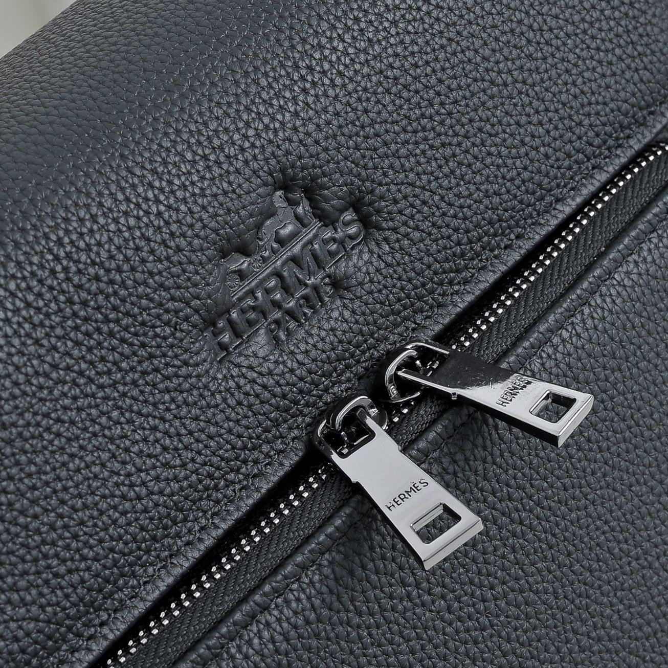 Hermès Messenger H embossé – Noir