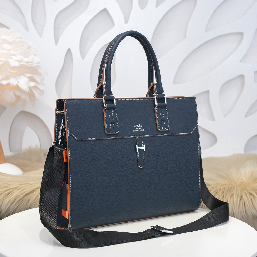 Hermès Porte-documents à fermoir tournant – Bleu marine