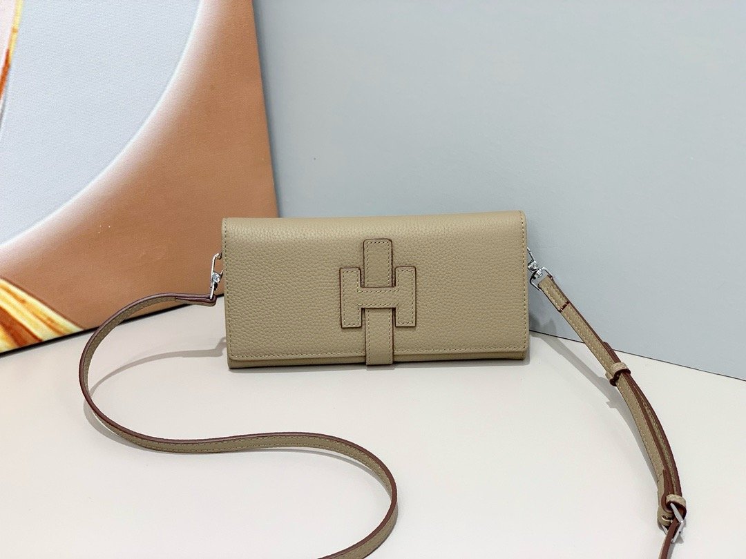 Hermès Roulis Slim – Taupe – bandoulière cuir