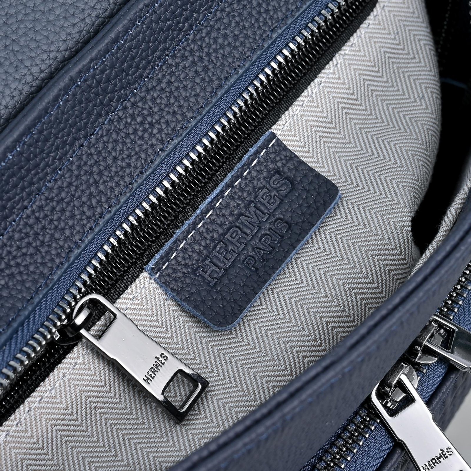 Hermès Sacoche H tressée – Bleu marine