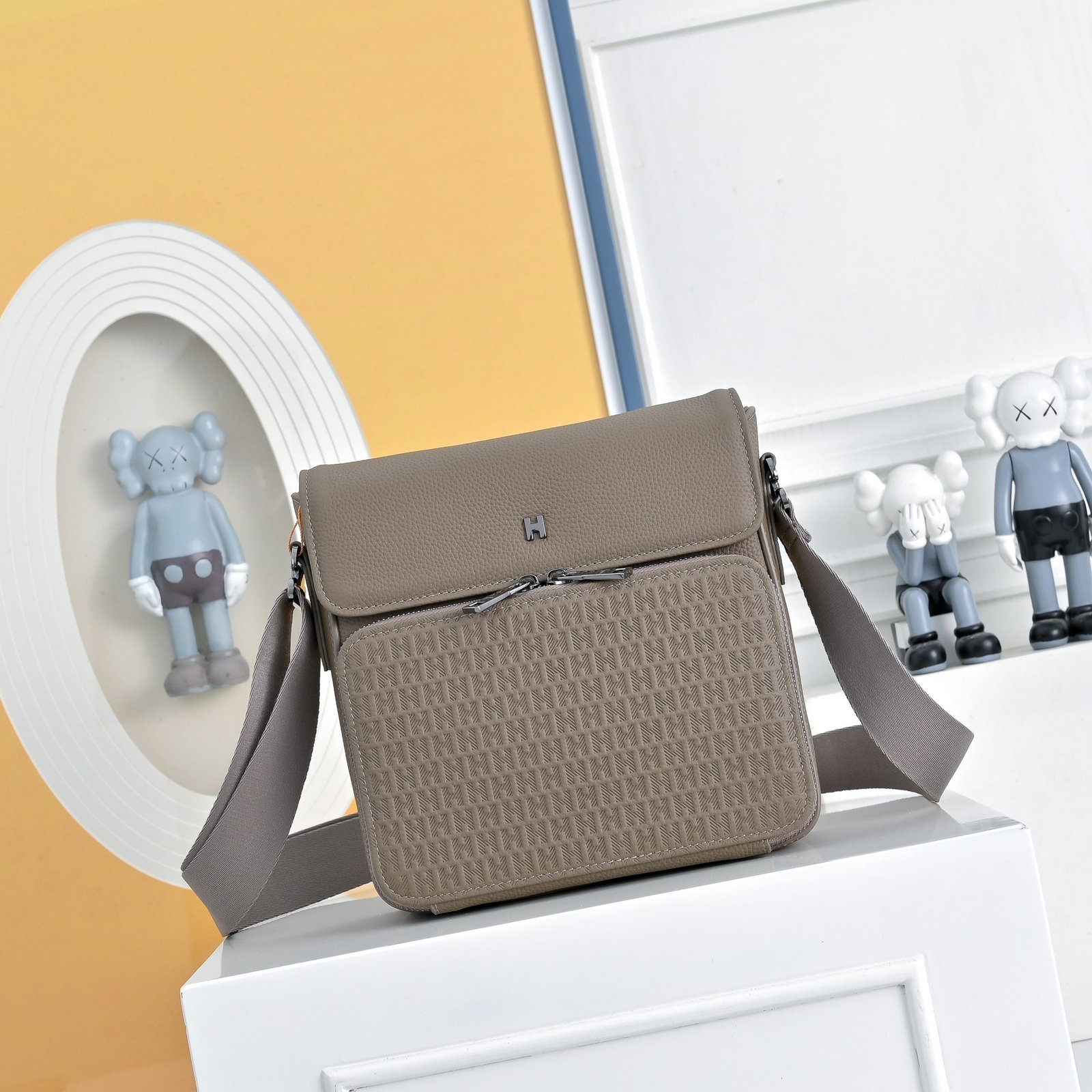 Hermès Sacoche H tressée – Taupe