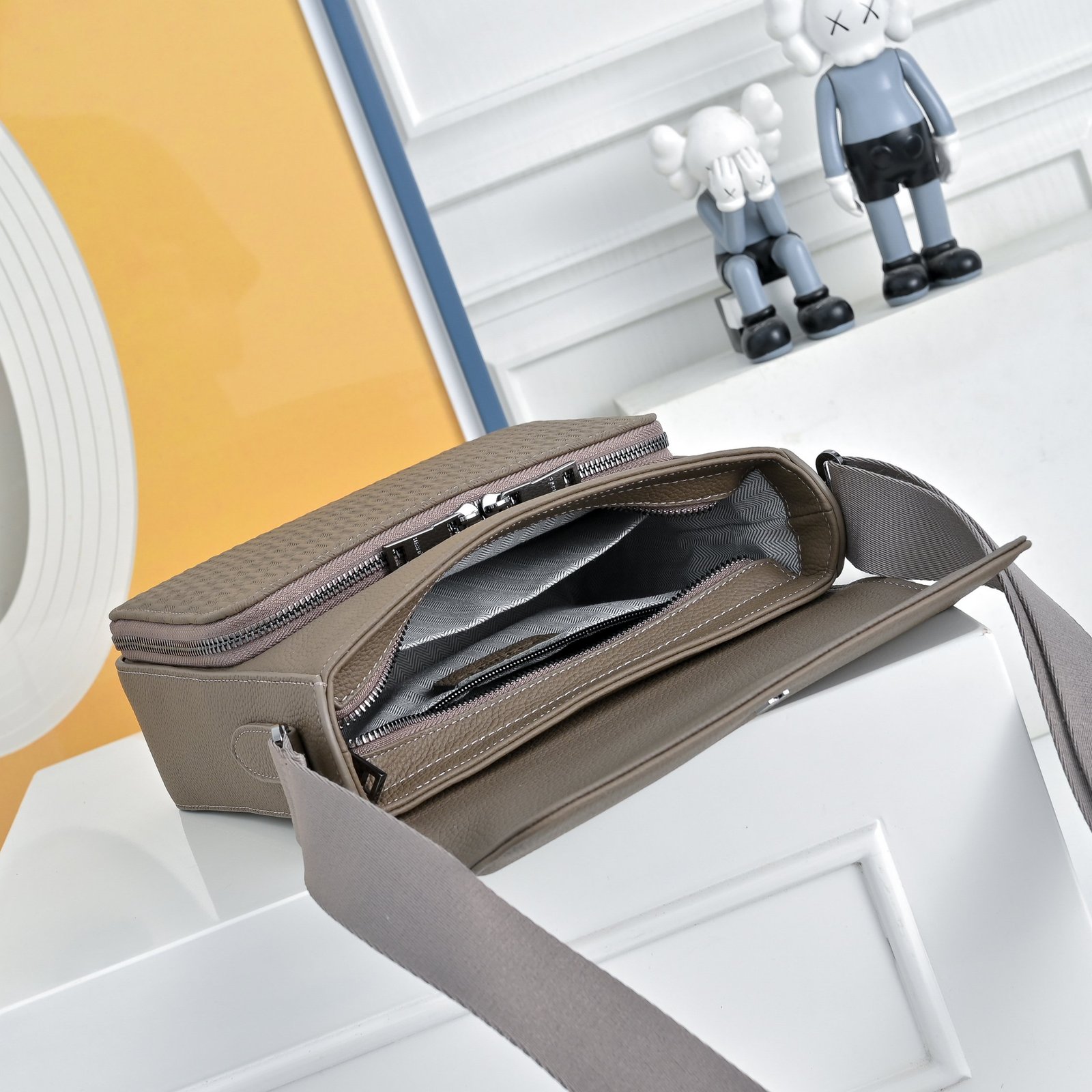 Hermès Sacoche H tressée – Taupe