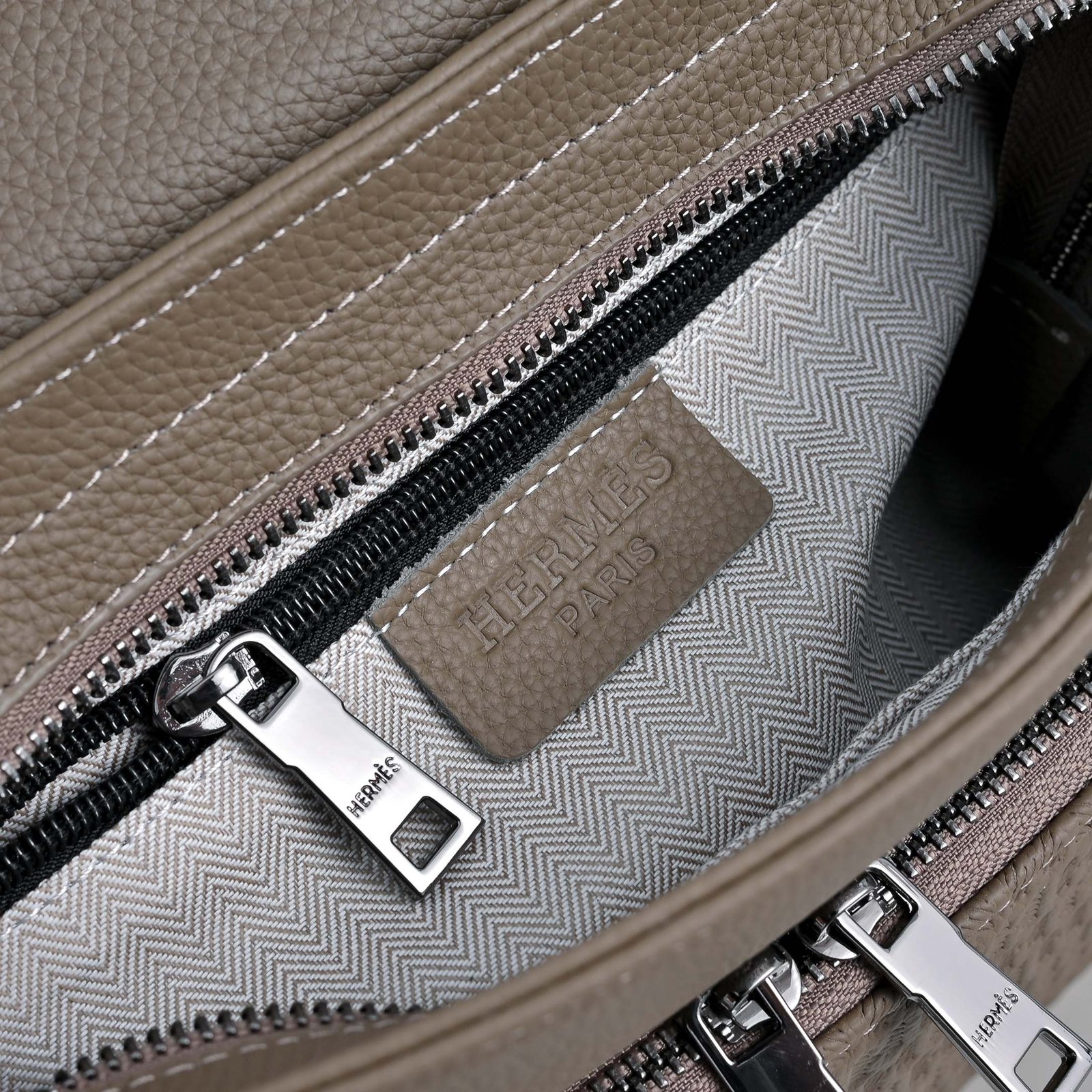 Hermès Sacoche H tressée – Taupe