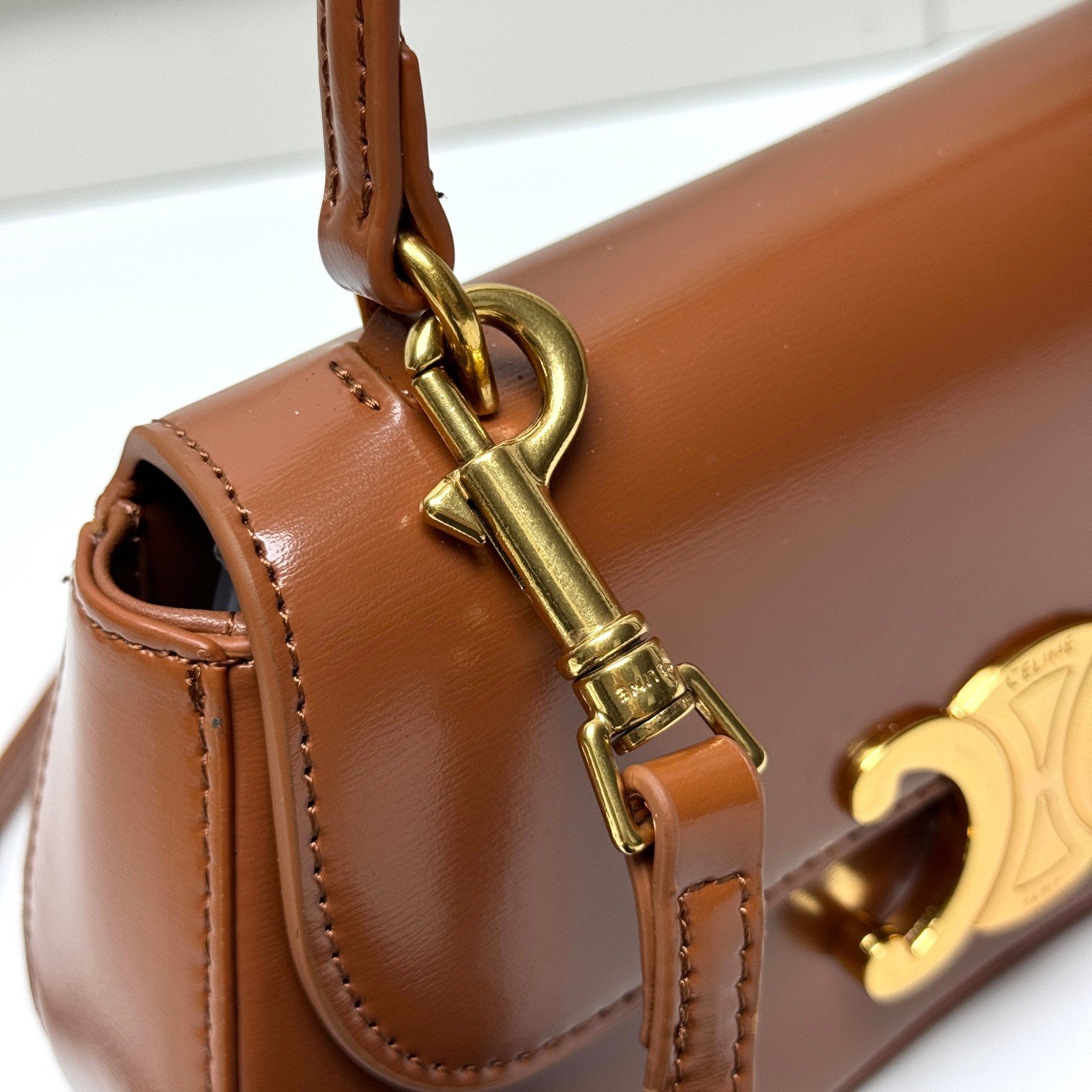 CELINE Ava Triomphe Marron