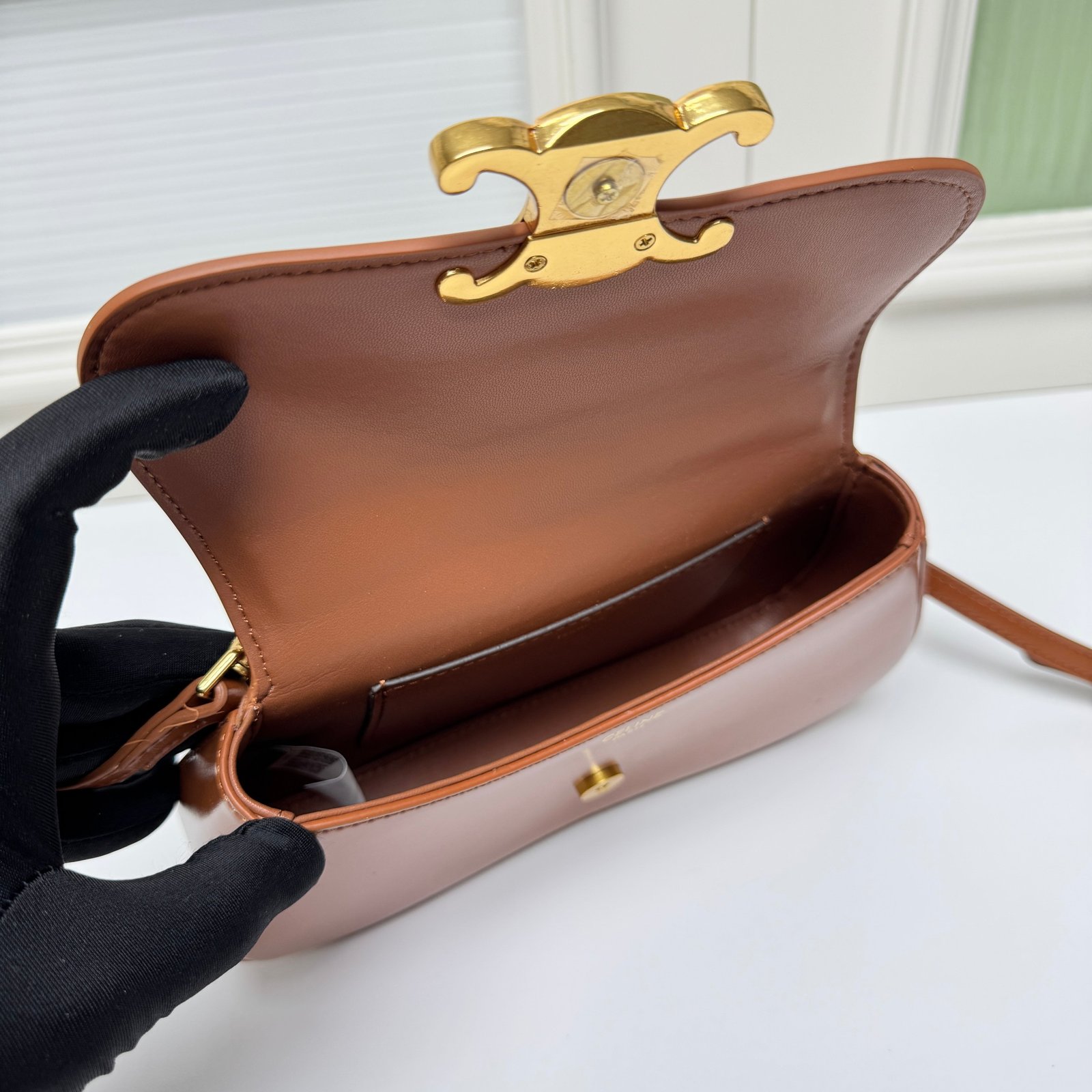 CELINE Ava Triomphe Marron