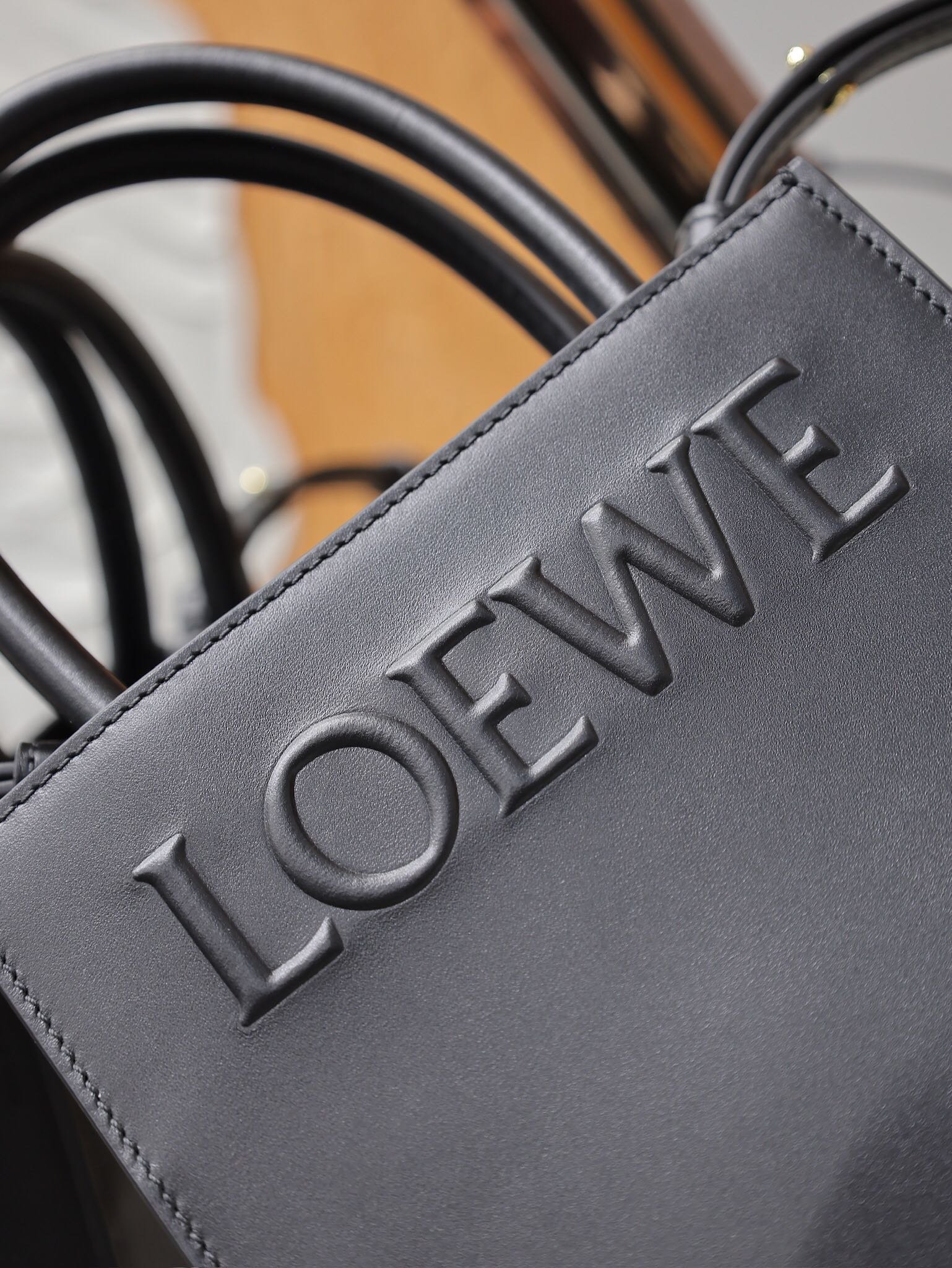 CELINE Cabas 16 Noir