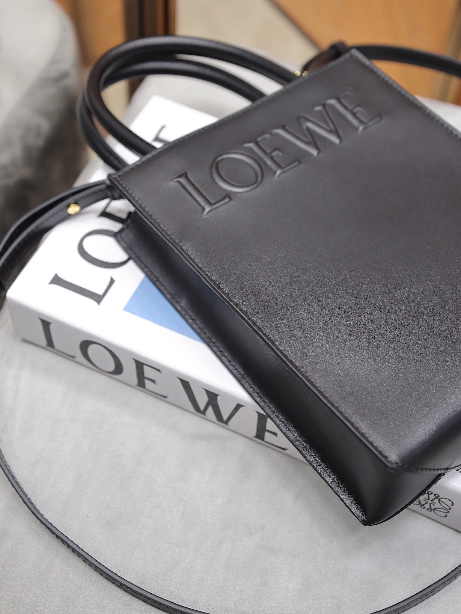 CELINE Cabas 16 Noir