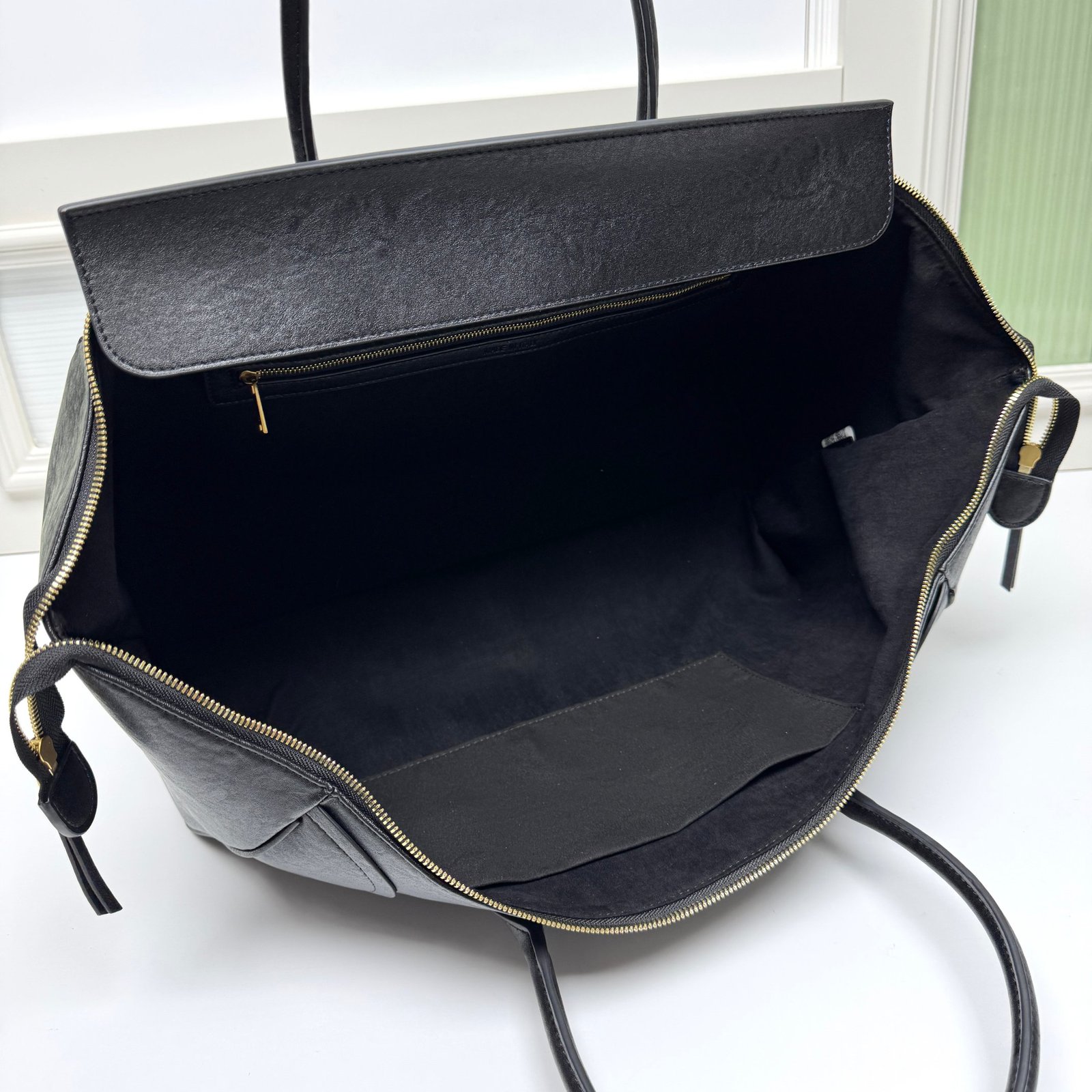 CELINE Mini Ava Triomphe Noir