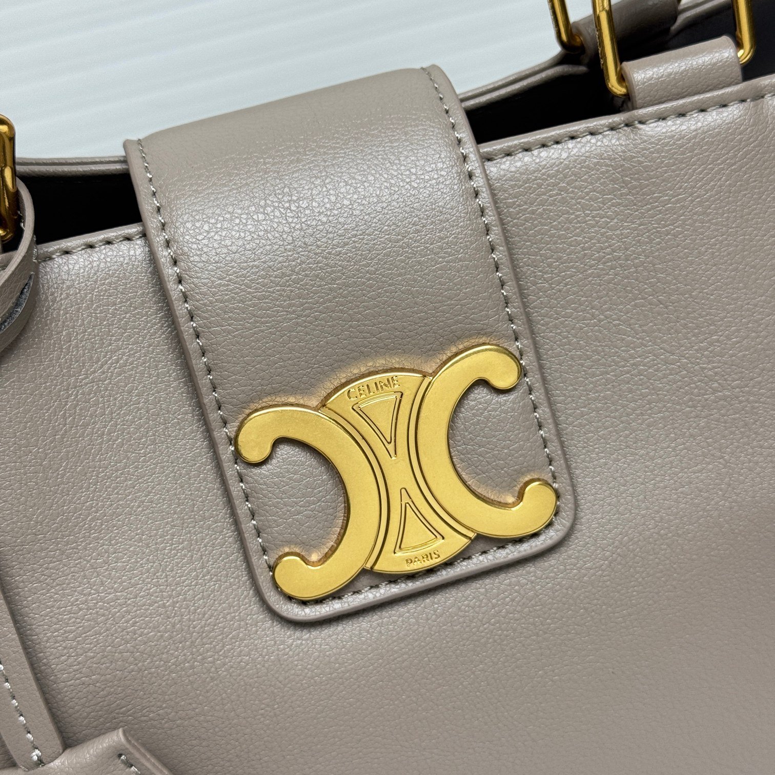 CELINE Triomphe Chaîne Gris