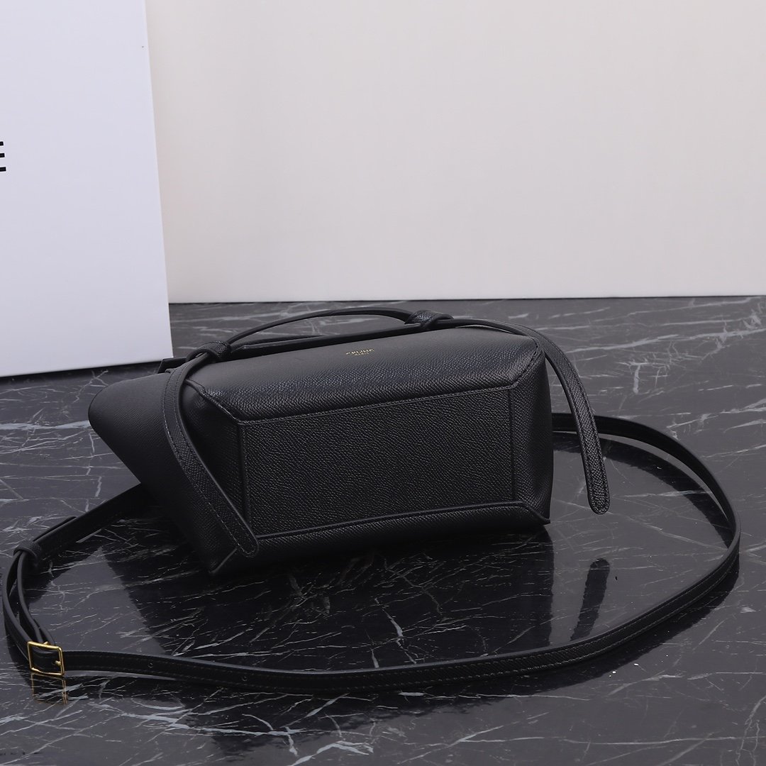 CELINE Triomphe Chaîne Noir