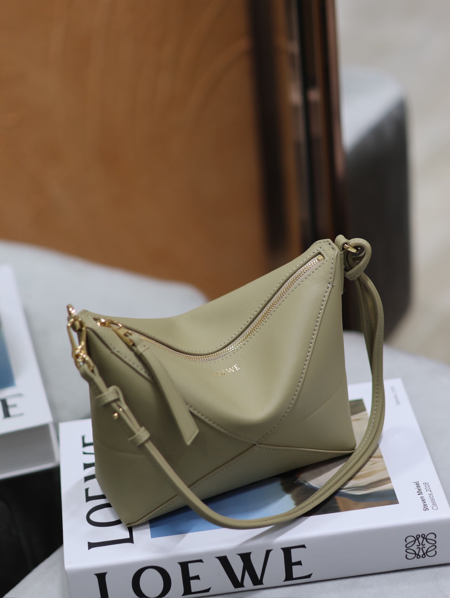 Loewe Hammock Hobo Marron