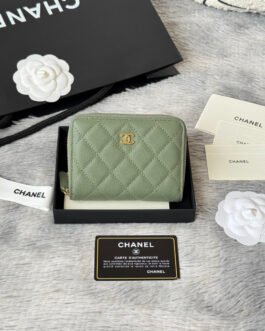 Chanel Portefeuille zippé matelassé