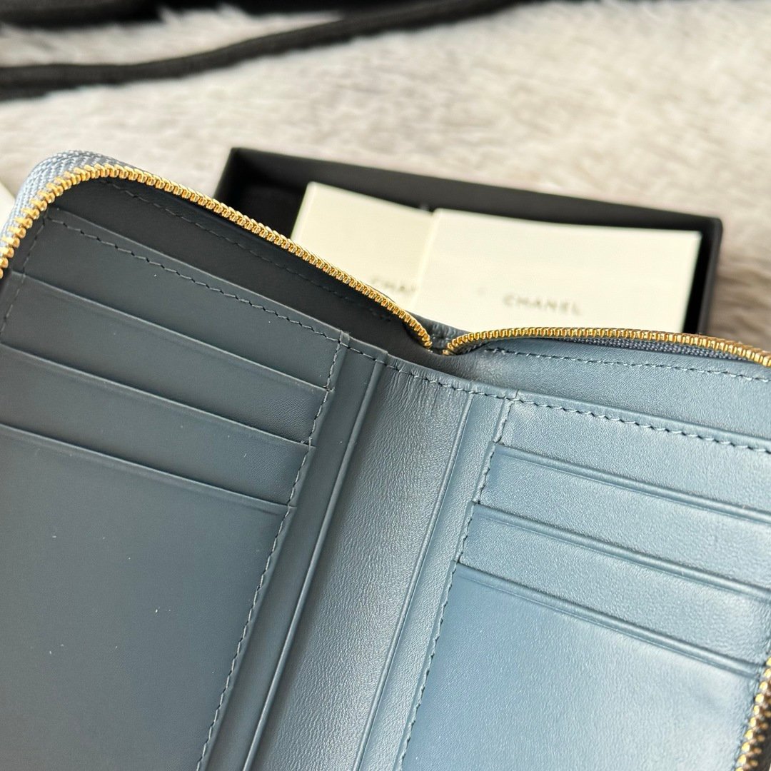 Chanel Portefeuille zippé matelassé