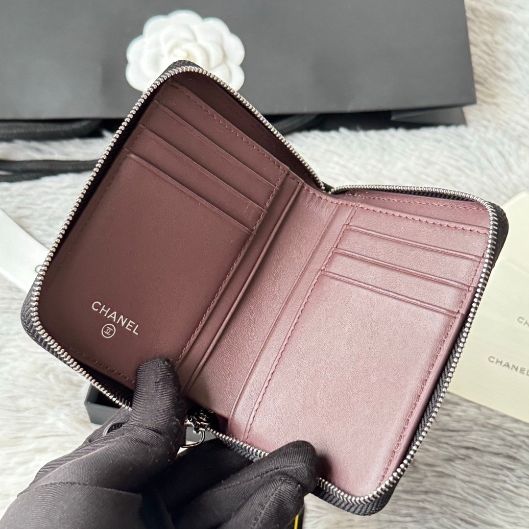 Chanel Portefeuille zippé matelassé