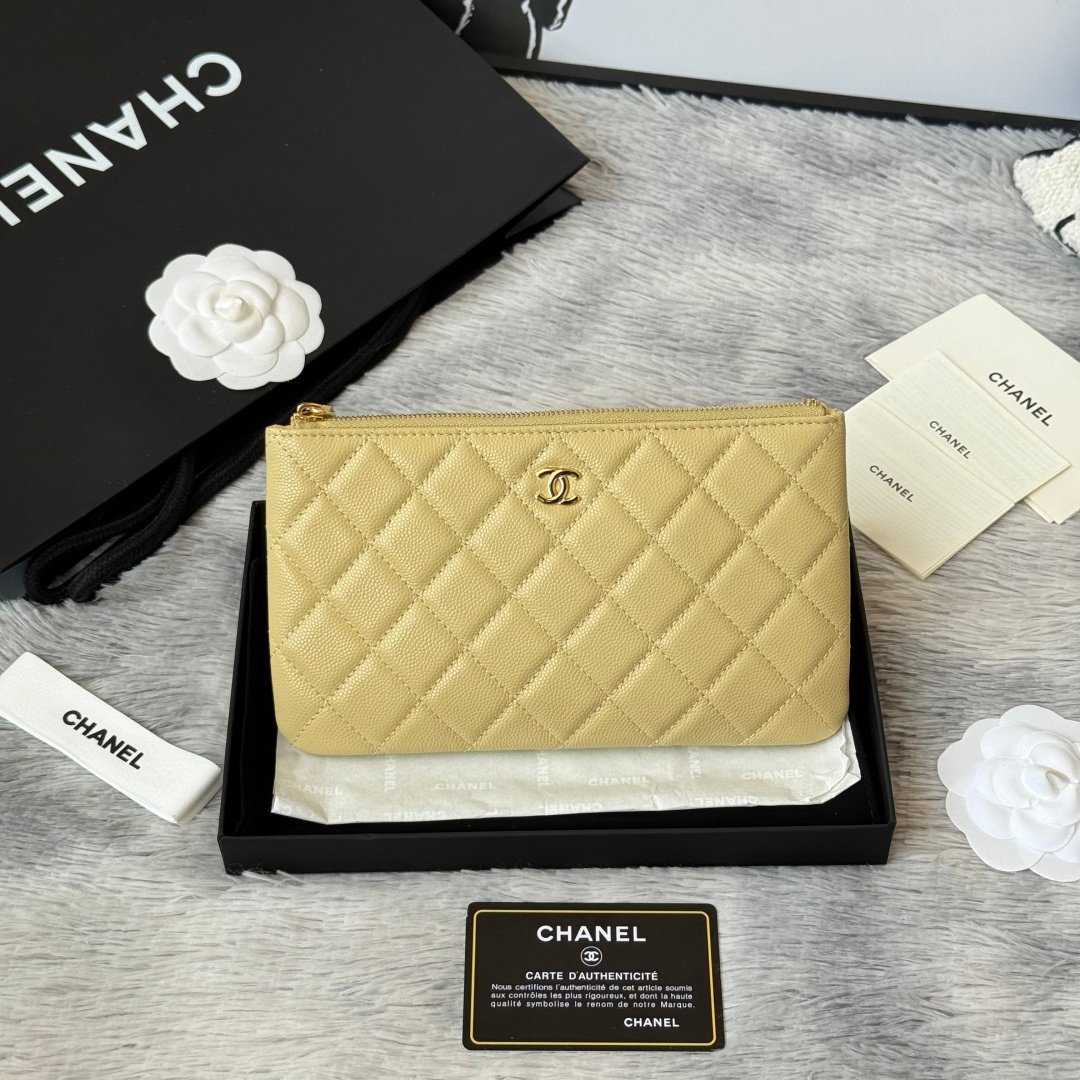 Chanel Portefeuille zippé matelassé