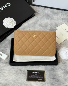 Chanel Portefeuille zippé matelassé