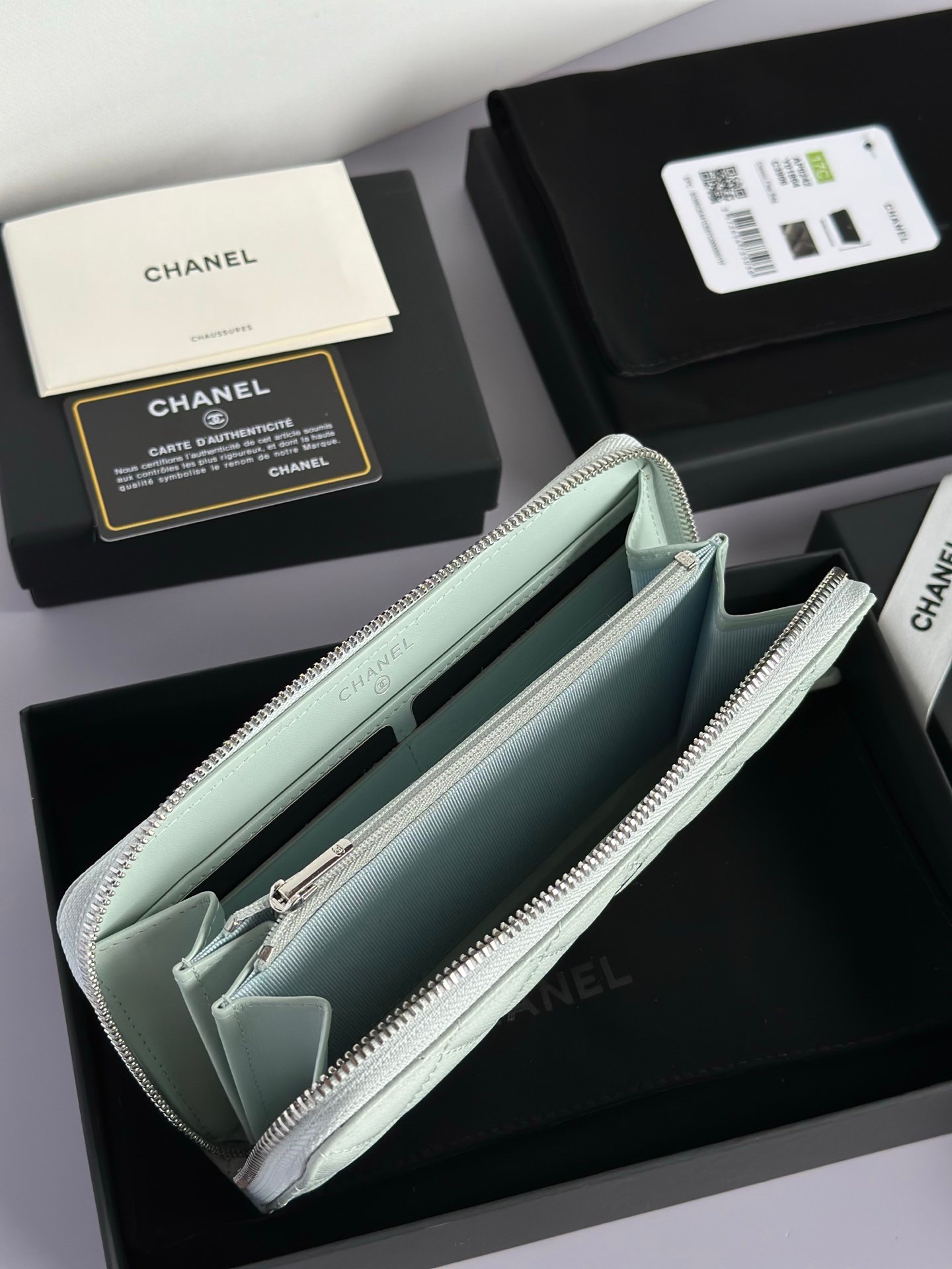 Chanel Portefeuille zippé matelassé