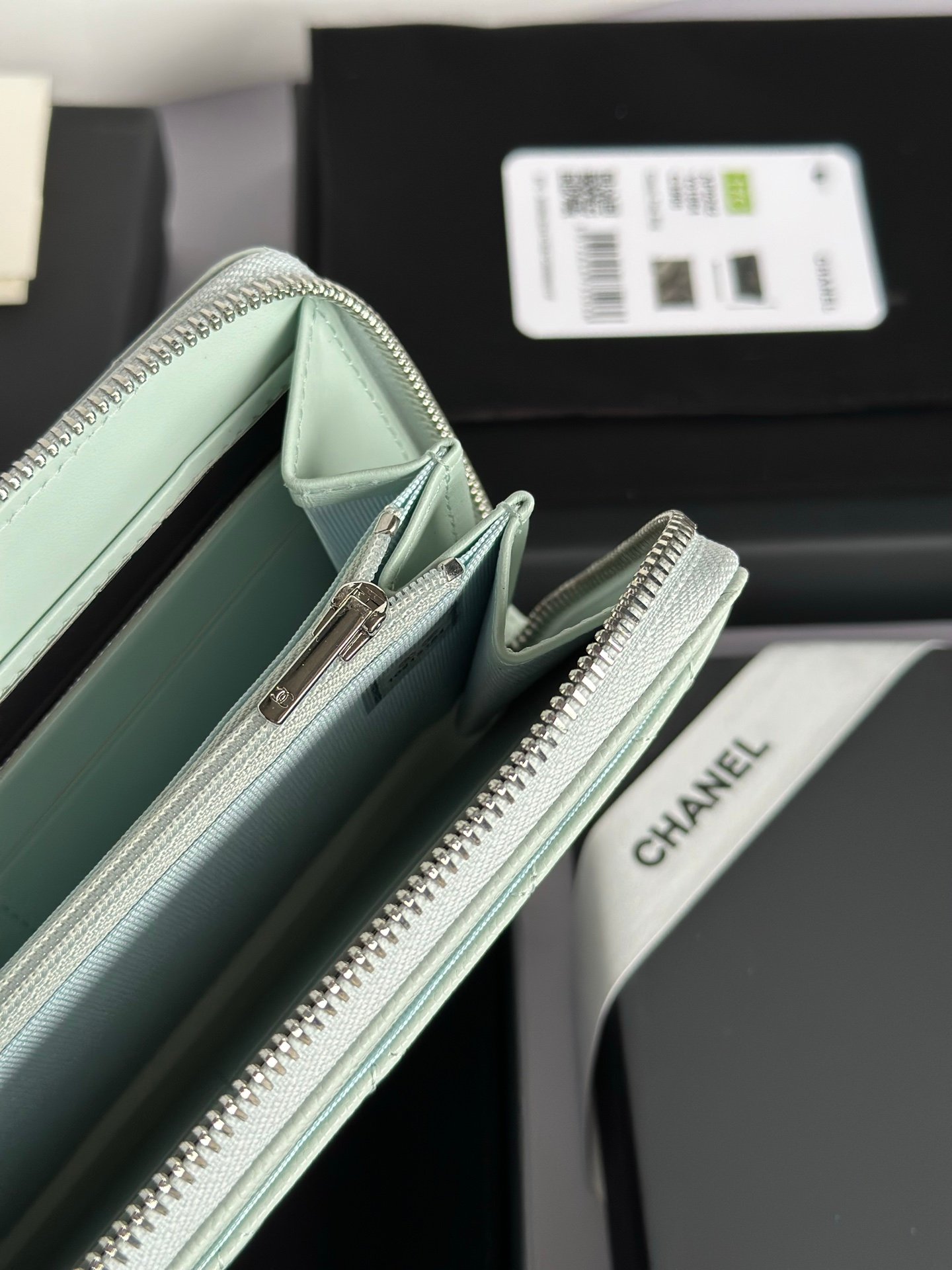 Chanel Portefeuille zippé matelassé