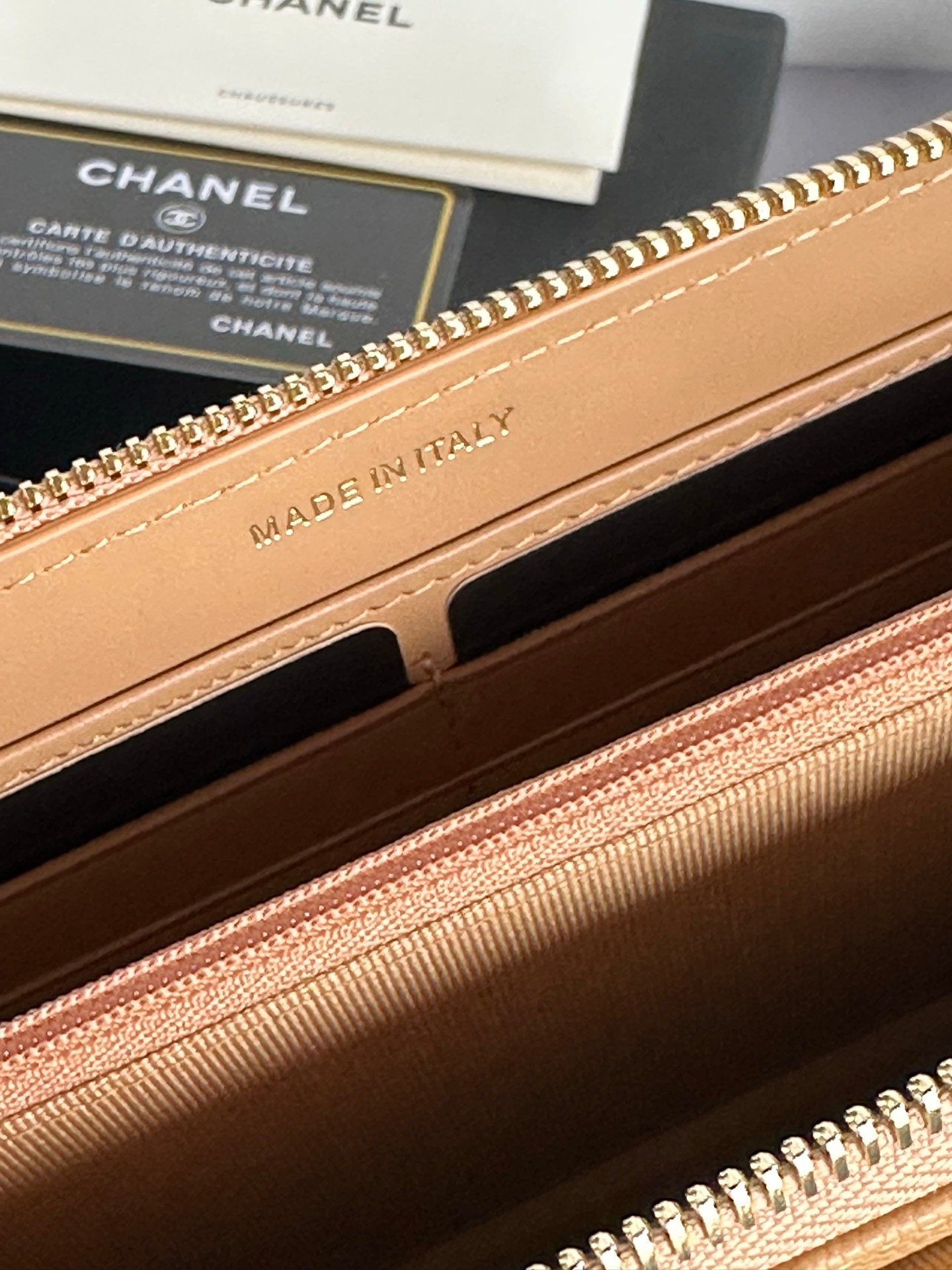 Chanel Portefeuille zippé matelassé