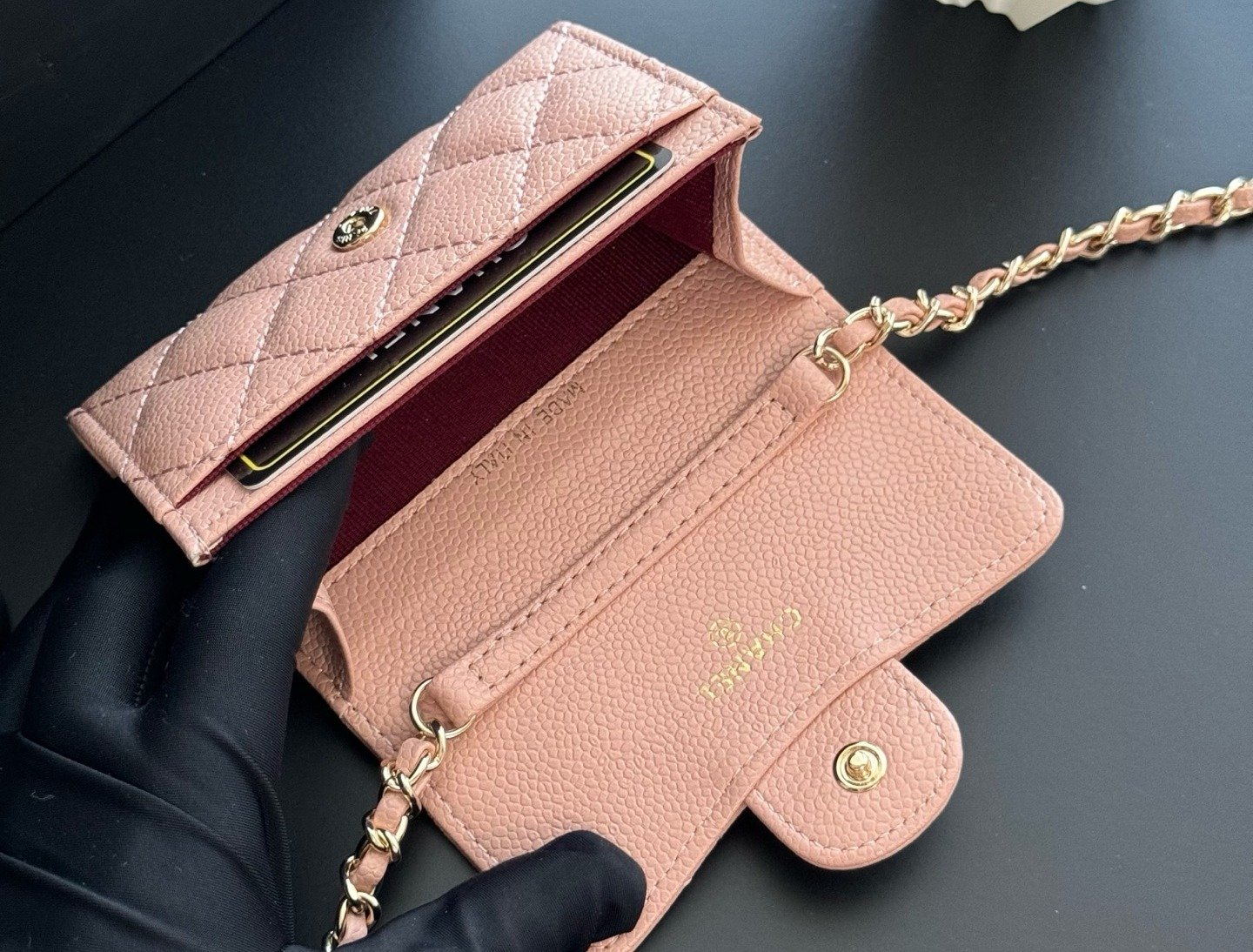 Chanel Portefeuille matelassé à chaîne