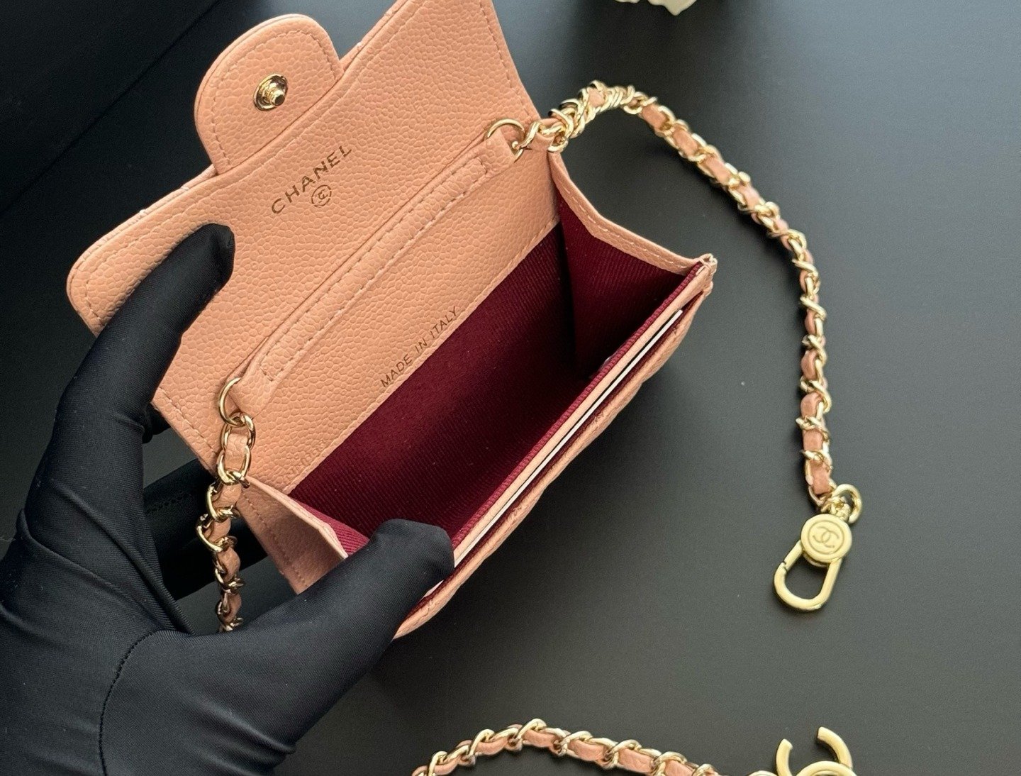 Chanel Portefeuille matelassé à chaîne