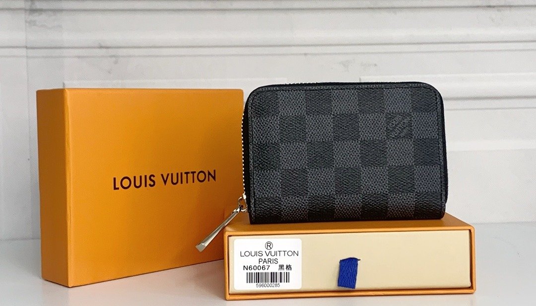 Louis Vuitton Portefeuille zippé monogramme