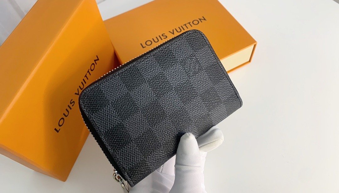 Louis Vuitton Portefeuille zippé monogramme