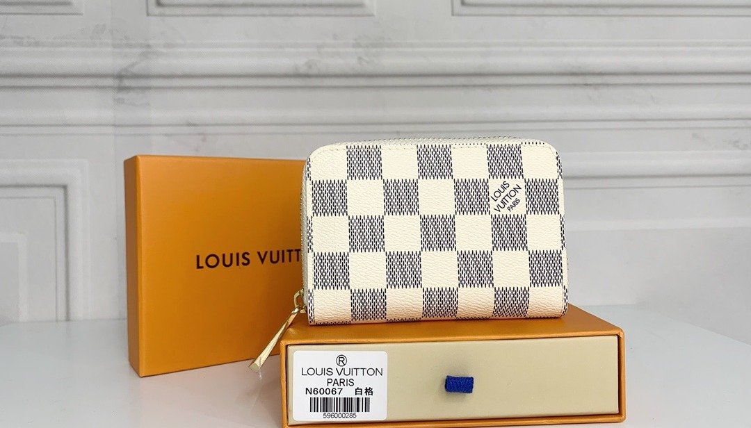 Louis Vuitton Portefeuille zippé monogramme