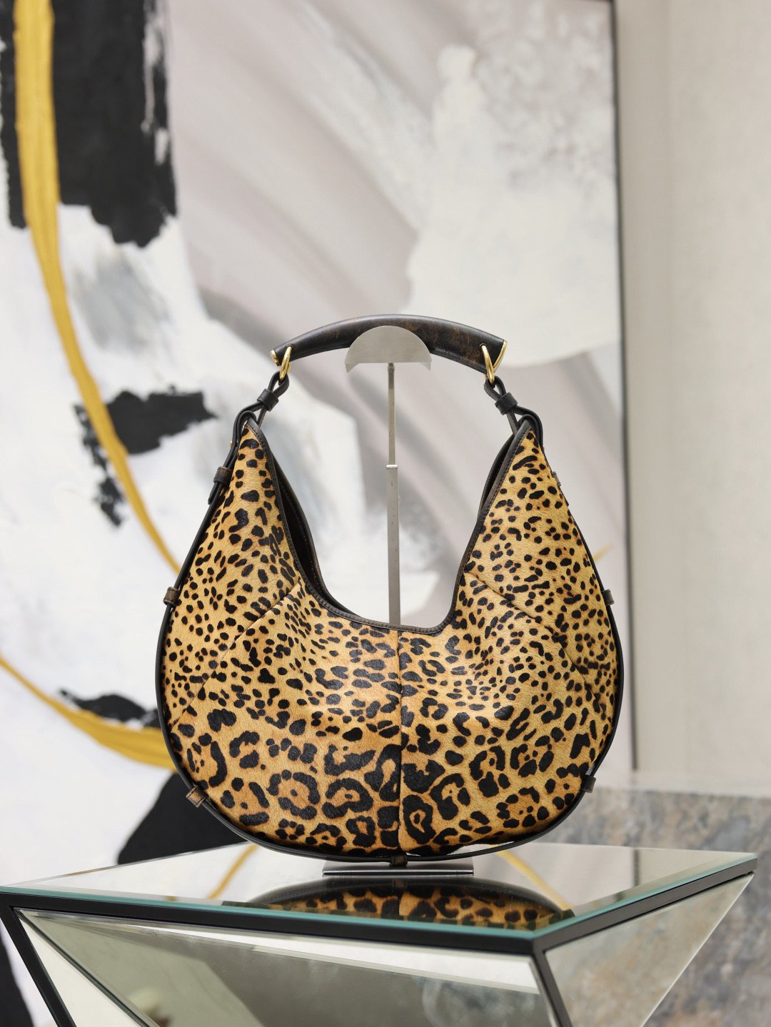 Saint Laurent Mombasa – Léopard – Cuir et finition façon poulain – Moyen format