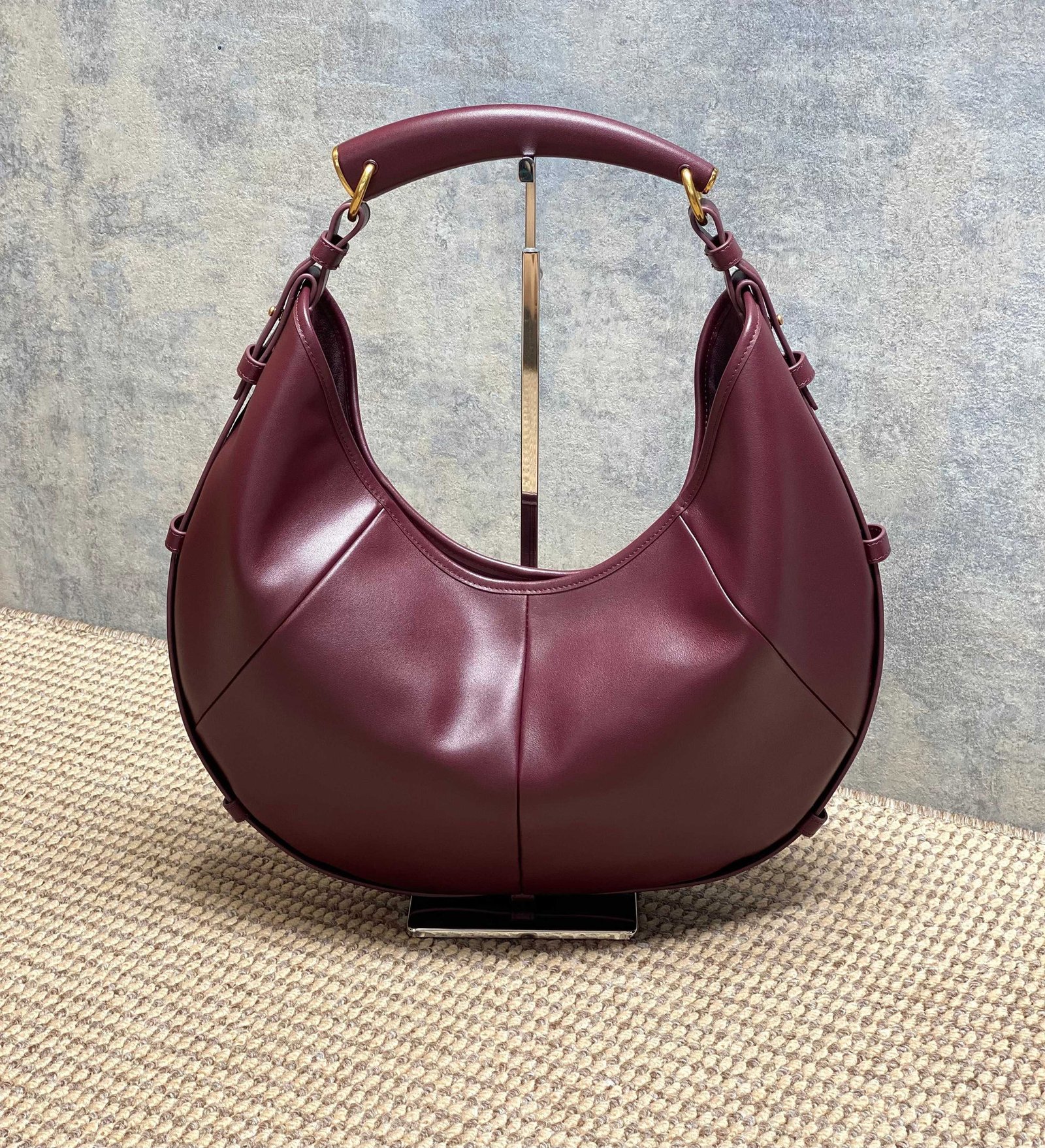 Saint Laurent Mombasa – Bordeaux – Cuir lisse – Moyen format