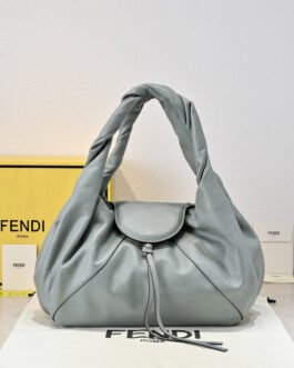 Fendi Spy – Bleu ciel – Cuir – Moyen format