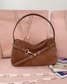 Miu Miu Aventure – Marron – Daim – Moyen format