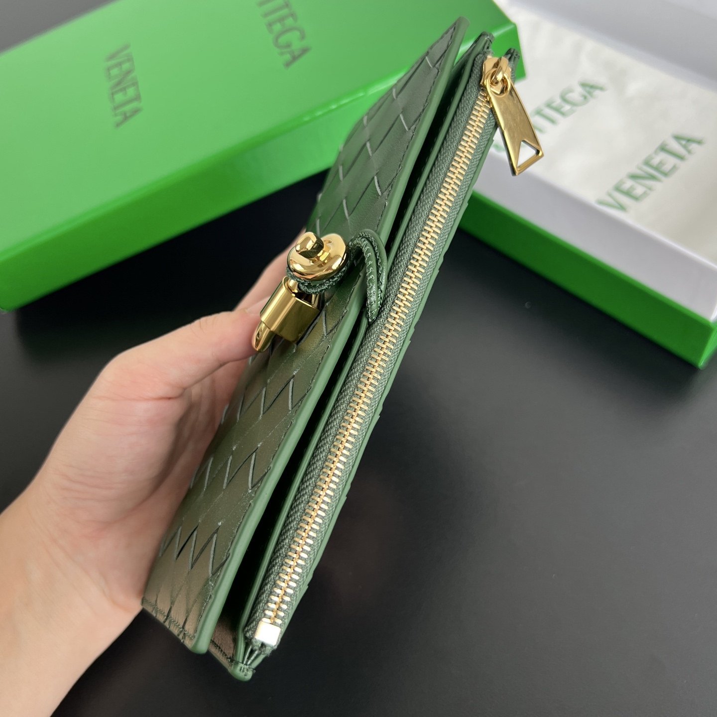 Bottega Veneta Portefeuille long Andiamo – Vert – Cuir nappa Intrecciato – Long